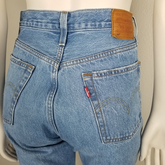 Levi's 501 Original Fit Rigid Denim Jeans in Athens Crown Medium Wash Size 28x30 - Picture 10 of 16